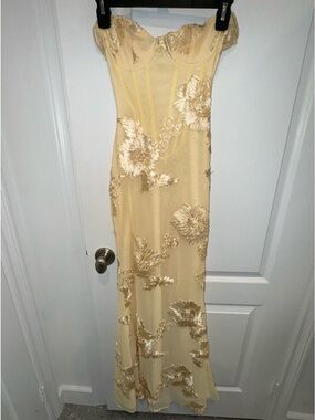 Baby Boo Nefertiti Maxi Dress In Lemon Size XS